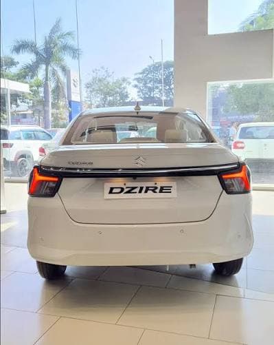 Sedan — Exterior rear